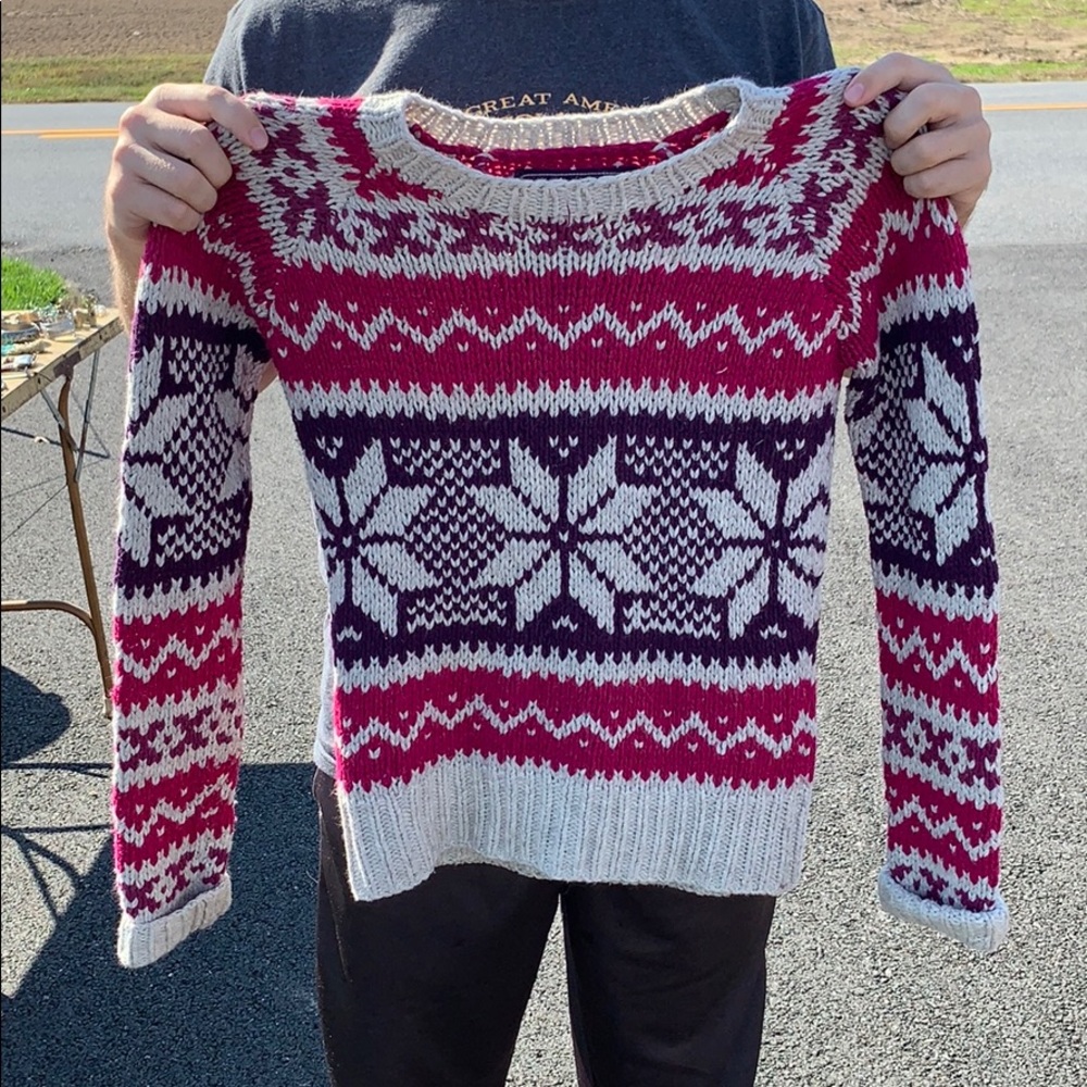 American Eagle sweater